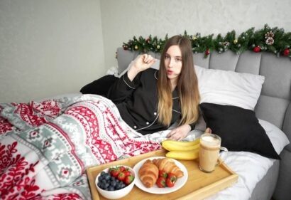 Chị kế nhét buồi vào mồm trong đêm giáng sinh