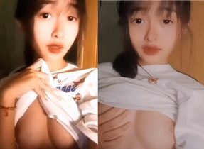 Bé Na xinh đẹp khoe vú tròn mông to