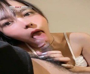 Cô gái xinh đẹp vú to được địt rất vui
