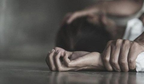 Trong đêm hấp diêm luôn em gái ngay giữa đường