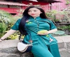 Suri sáng đi chùa tối đi bán dâm