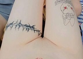Vy Trần dâm đãng mặc đồ bó rên la ầm ĩ